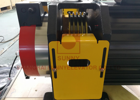 450 - 1350kg ギアレス トラクションマシン 2:1ロープ IP41 16ポールとDC110vブレーキ Vol